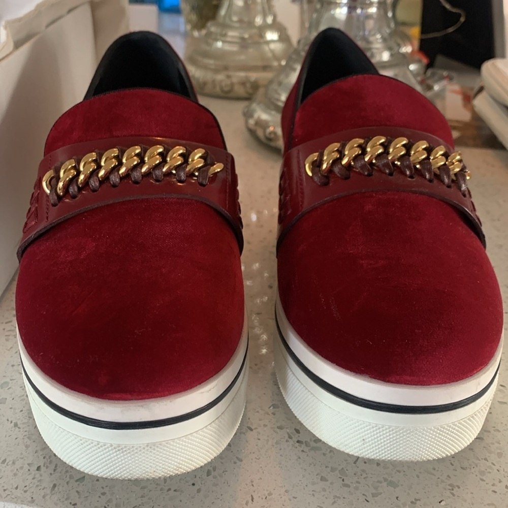 Stella Mc Cartney velvet raspberry' red velvet wedge with gold chain size 39 - Picture 3 of 16
